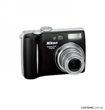 Nikon Coolpix 7900