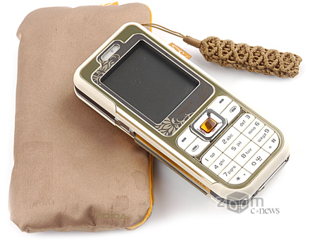 ���� Nokia 7360: ����� ��������� �� ���������