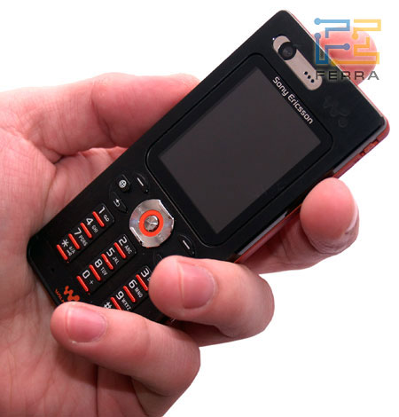 Sony Ericsson W880i 5