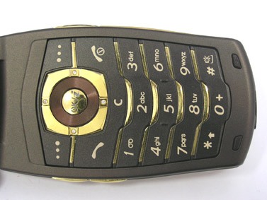 Samsung E500 Versus: ��������� ����������