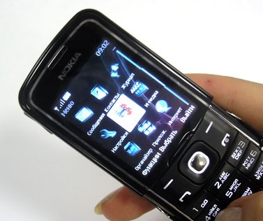 Nokia 8600 Luna: �� �������, � �������� �����