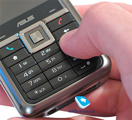 ����� GSM/UMTS-��������� Asus M930