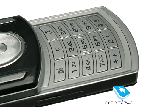 ����� GSM/UMTS-�������� Samsung F400