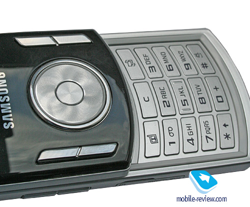 ����� GSM/UMTS-�������� Samsung F400