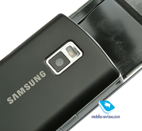 ����� GSM/UMTS-�������� Samsung F400