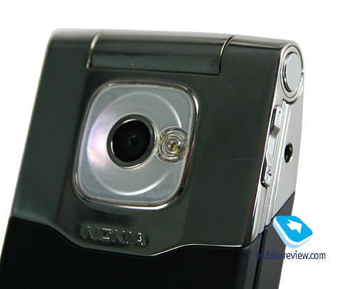 ����� GSM-�������� Nokia 7510 Supernova