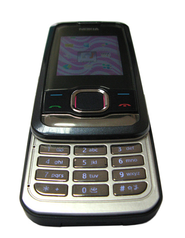 ����� ���������� �������� Nokia 7610 Supernova