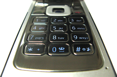 ����� ���������� �������� Nokia 7510 Supernova
