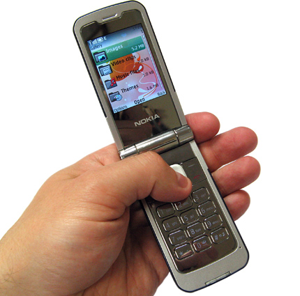 ����� ���������� �������� Nokia 7510 Supernova