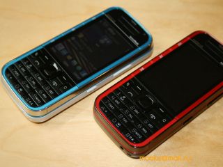 ����� ��������� Nokia 5730. ������ XpressMusic � QWERTY