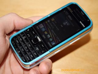 ����� ��������� Nokia 5730. ������ XpressMusic � QWERTY