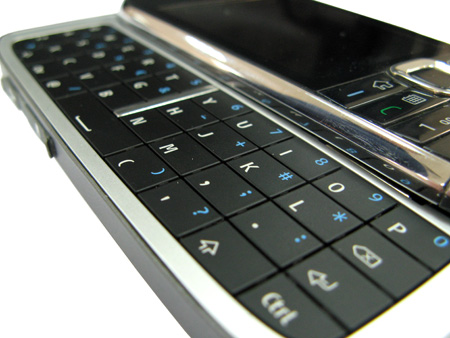 ����� ���������� �������� Nokia E75