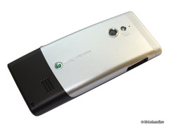 ����� Sony Ericsson Elm (J10i). ����� ����������� �������