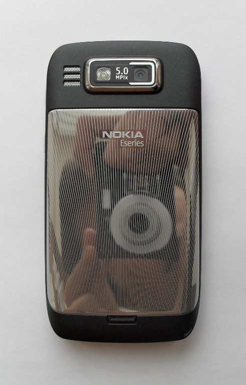 ����� Nokia E72