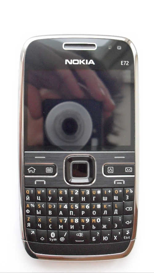 ����� Nokia E72