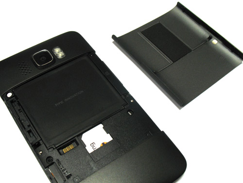 ����� ������������� HTC HD2></p>
<p>��������� �������� �� ������� ������ ������� ��������. ������
��������, ��� ���� ������ ��������� ������������ ���������, � �����
�����. �� ��������� ���� ��� ������� (����� ��������� ������) ��� ���
����������� ��������: �������, ����������, ������������ ��������� �
������ (������ ������). </p>
<h1>����������</h1>
<p>���������� � ���������� ���������� ������ �� ������� ������
������������� ������ ����������� ��������� HTC, �������� Touch2.
������� ��������� ������: ������ � �����, ������ �� ������� ��������
(�����), �������� �������� ���� � �������� �������� ���� (�������
�����). ���������� ������ �����, ��� � Touch2: ������� ��������, � ��
�������, ��� ������� ������� � �������������. ������ ������ � ������
���������� � ���� ������� �������-��������. � ����������� �������������
������ �������� ���������, ��� ���������� �������� �� ������ �
�������������� HTC. ������ ������������� ��������� � Windows Mobile
����� ���������� ��� ���������. �������, ��� ������� ���������� �������
������ ��������� � ����� ��������� �������� ������ ���������� ��
��������. ������������ ��������� � ���������� � �� ��������� ����.
�������� ��� �������� � ��������, � �������, �� ����� ������. </p>
<p align=