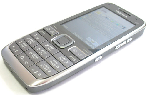 ����� ��������� Nokia E52
