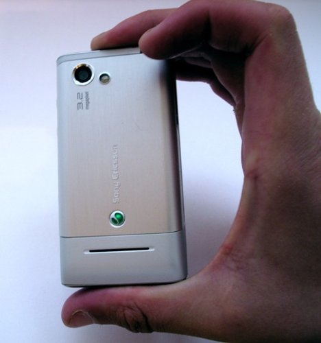 ����� Sony Ericsson T715