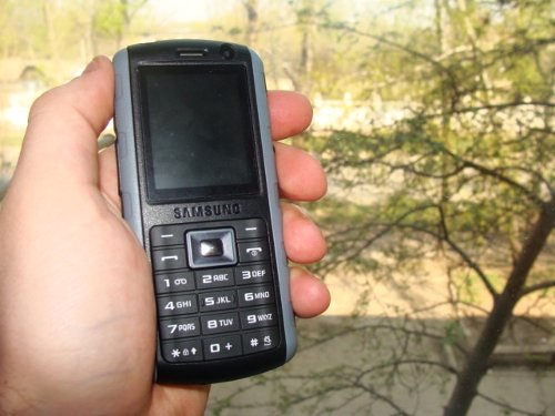 ����� ���������� �������� Samsung B2700 � "���������" ��� ���?