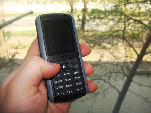 ����� ���������� �������� Samsung B2700 � "���������" ��� ���?