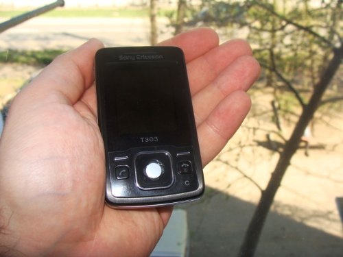 ����� ���������� �������� Sony Ericsson T303 � �����-������ 