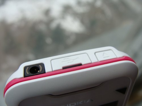 Nokia 7210 Supernova � ����� ��������� �������