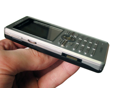 ����� �������� �������� Sony Ericsson R300