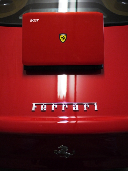 Acer Ferrari One � ��������� ������