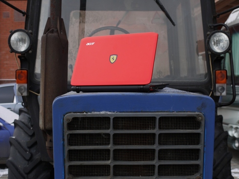Acer Ferrari One � ��������� ������
