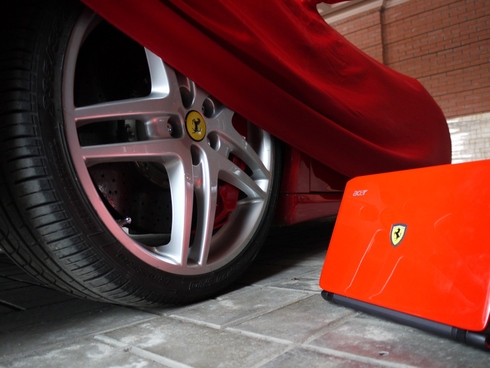 Acer Ferrari One � ��������� ������