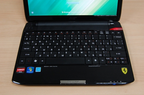 Acer Ferrari One � ��������� ������