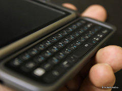  HTC Desire Z:  Android-  QWERTY-