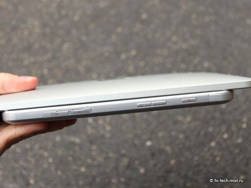  Samsung Galaxy Tab (GT-P1000):   -   Apple iPad?
