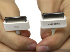  Samsung Galaxy Tab (GT-P1000):   -   Apple iPad?