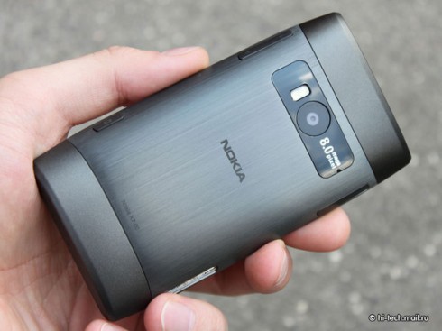 Nokia X7-00:   Nokia
