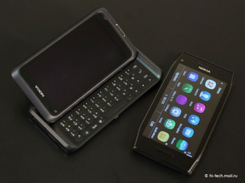  Nokia X7-00:   Nokia