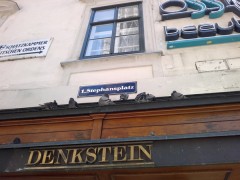  Nokia X7-00:   Nokia