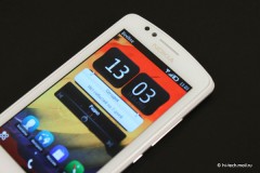  Nokia 700:   