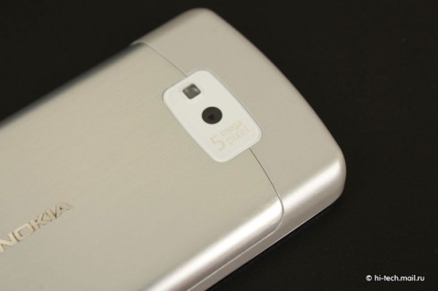  Nokia 700:   