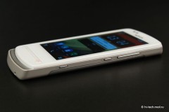  Nokia 700:   