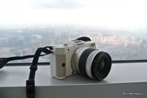  Pentax Q:   