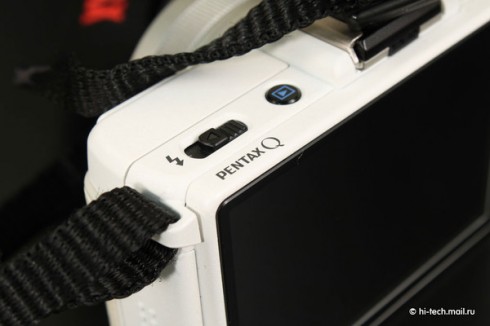  Pentax Q:   