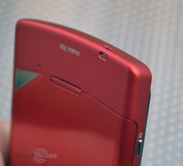 Nokia 700